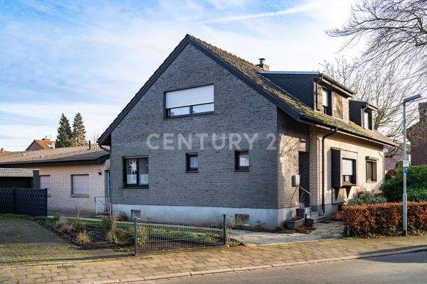 Vorderhaus + Bungalow