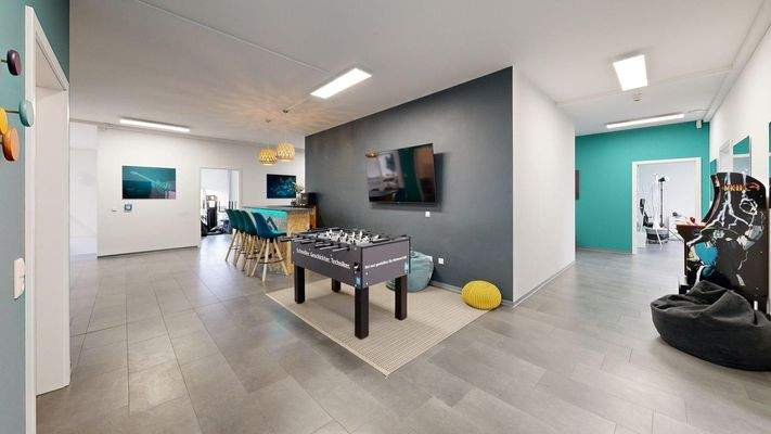 Community-Bereich mit Bar