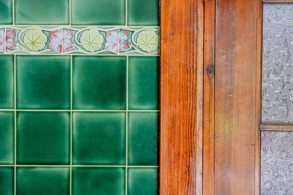 mit aufgearbeiteten historischen Elementen