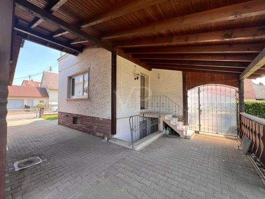 Überdachter Innenhof