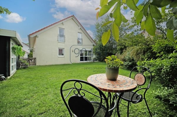 Hochwertiges Haus mit schönem Garten in ruhiger Lage in Grasbrunn