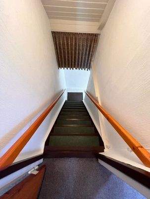 Innen Treppe zum Souterrain