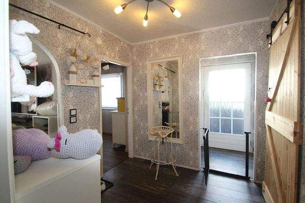 Der Flur mit Zugang zu allen Zimmern