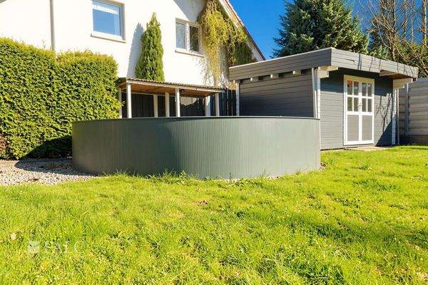 Garten - (KI generiert)