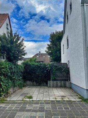 PKW-Stellplatz (rechts)