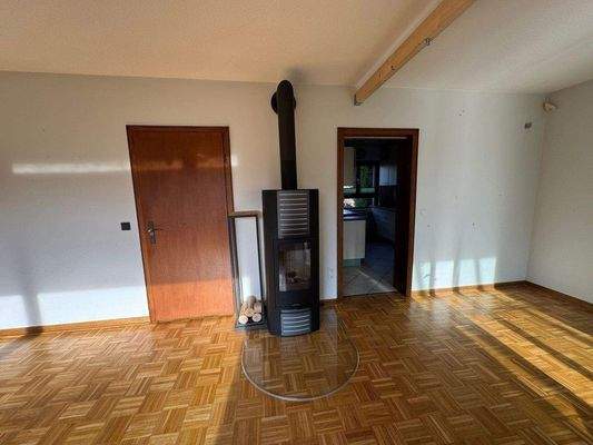 ..aus dem Wintergarten in Richtung Küche