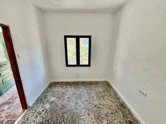 Kreta, Pachia Ammos: Teilweise renoviertes Haus mit Garten zu verkaufen