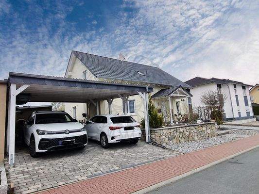 Haus und Carport