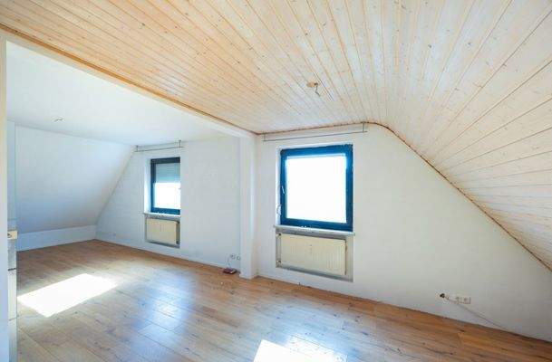 Wohn und Essbereich im DG