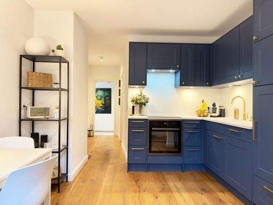 Parkettboden und viel Licht