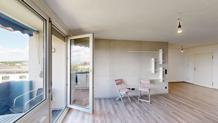 Balkon-Wohn-Schlafzimmer