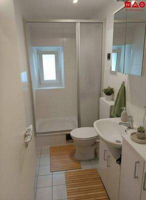 Badezimmer (dezent mit KI bearbeitet)