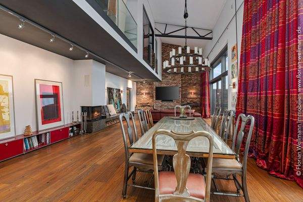 ... viel Platz für Gäste bietet ...