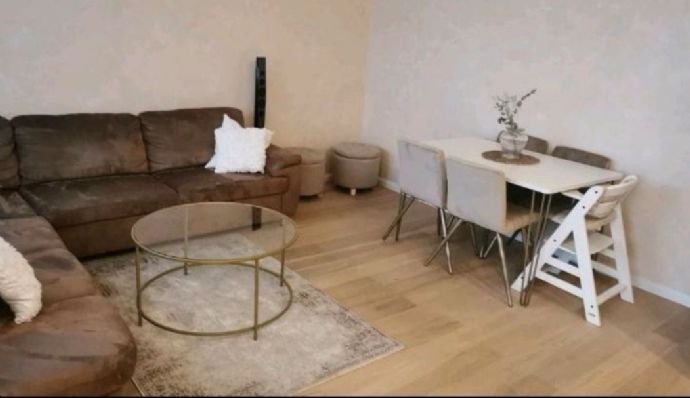 Von Privat 2-Zimmer-Wohnung renoviert mit Einbauküche und Balkon