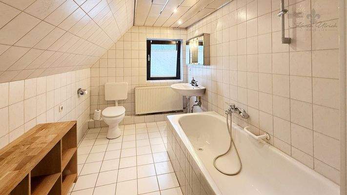 Badezimmer im OG