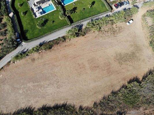 Kreta, Kiani Akti: Prestigeträchtiges Grundstück direkt am Meer nahe Kalyves zu verkaufen