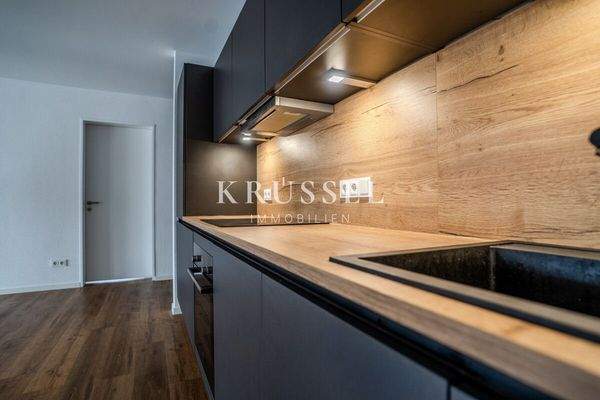 ... mit hochwertiger Einbauküche