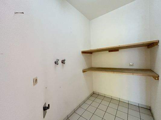 Abstellraum mit WM-Anschluss