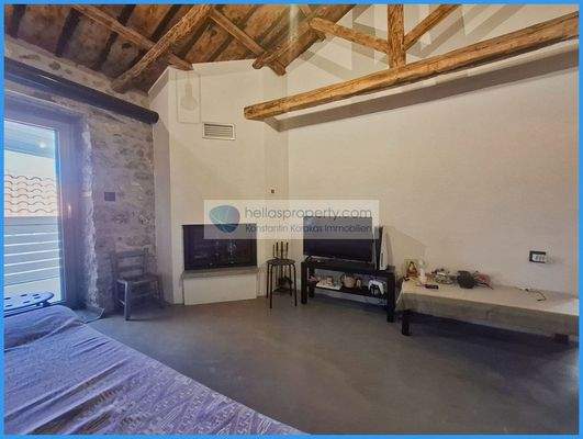 8dfcbaa9fa14489f8af952b0321b0994-original