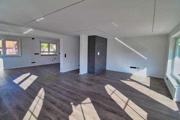 Wohn- und Essbereich mit offener Küche Bild 2 OG