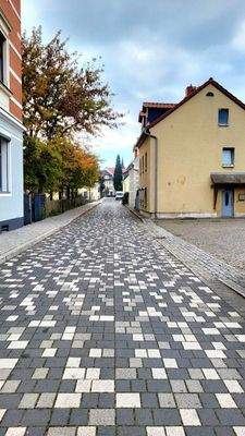 Zufahrtsstraße/ Umgebung