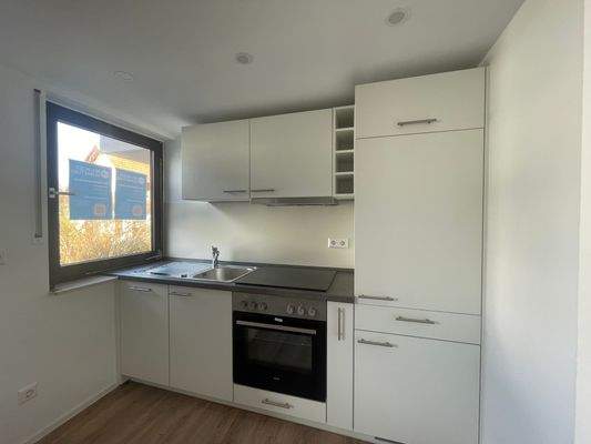 Küche mit Einbauten 