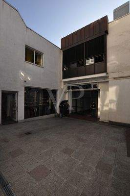 Zugang zur hinteren Gewerbeeinheit