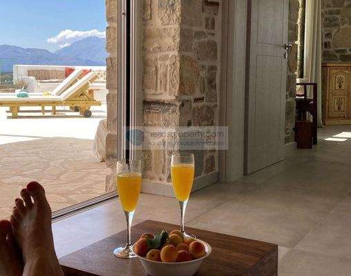 WOHN-/KÜCHE - TERRASSE