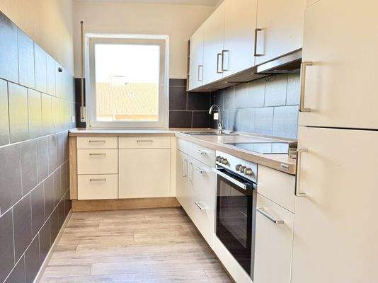 Küche mit Einbauküche