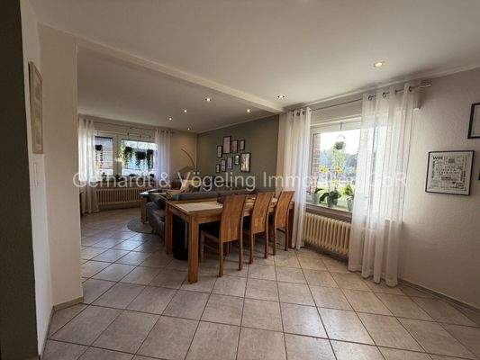 Wohn- Essbereich mit Zugang zur Terrasse