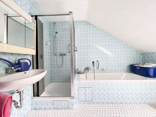 Badezimmer im Dachgeschoss