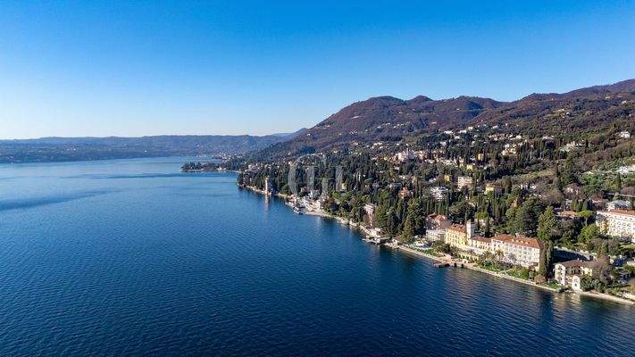 Drohnenansicht_Gardone Riviera
