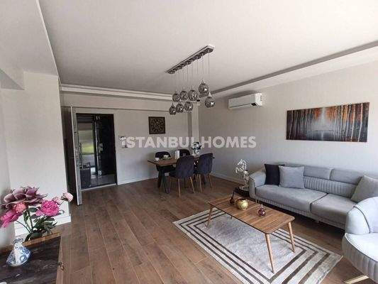 Flats with Gym and Parking Lot in İstanbul Zeytinburnu