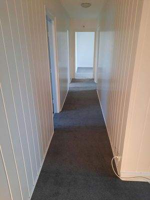 Blick v. Eßzimmer zum Flur 