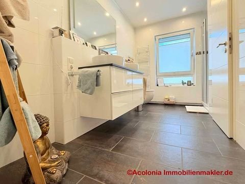Bad mit Dusche im DG