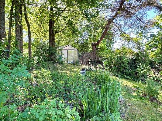 und ein Gewächshaus