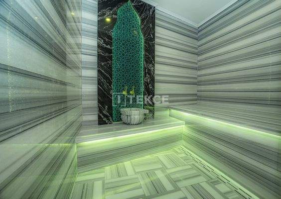 Magnificent Real Estate Within Walking Distance to the Beach in Alanya