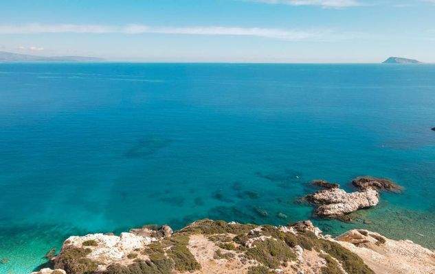 Kreta, Kalo Chorio: Einzigartiges Grundstück am Meer für erstklassige Investitionsmöglichkeit zu verkaufen