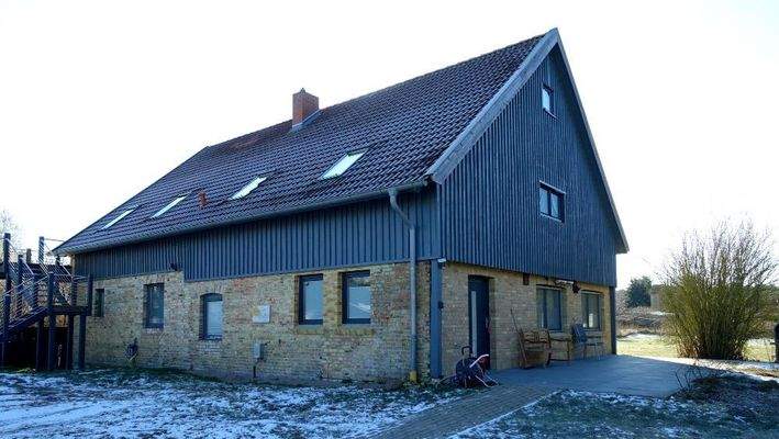 Hausansicht (insg.: 3 Wohneinheiten)