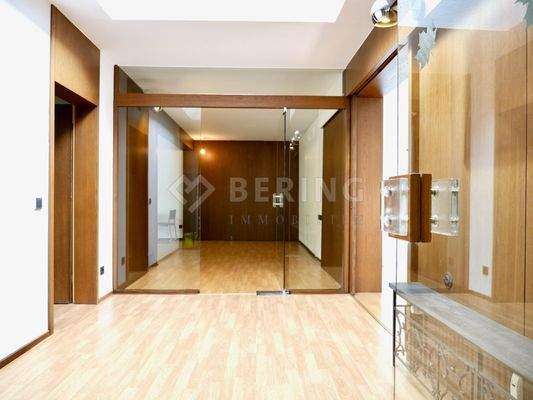 Eingang Objekt Nr. 9 / OG