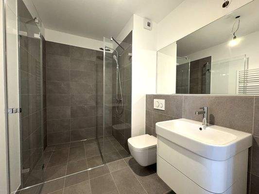 Badezimmer mit Dusche