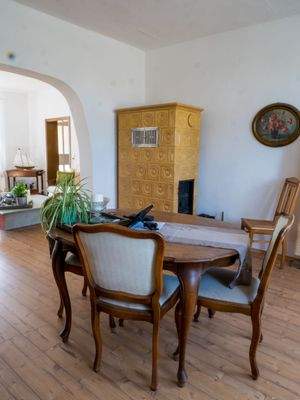 Wohnhaus EG WZ mit Kachelofen 8185.jpg