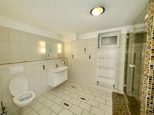 Badezimmer im Keller