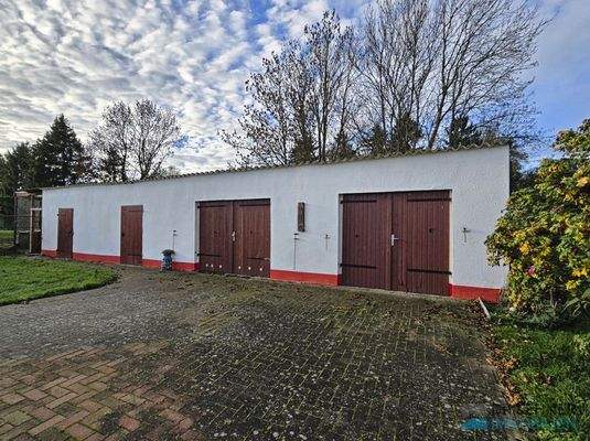 Massives Nebengelass aus den 1980'ern