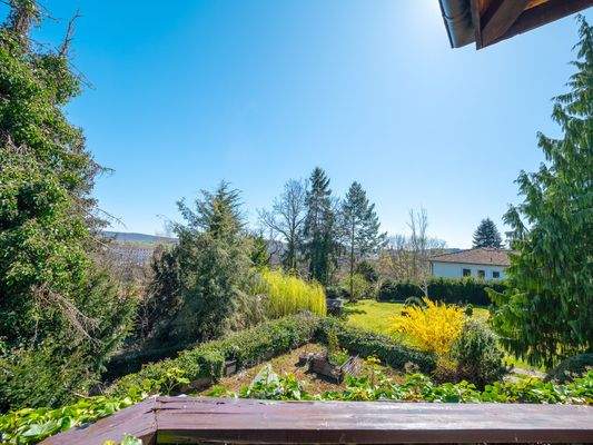 Blick auf Garten Balkon