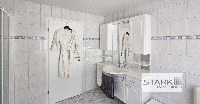 EG Badezimmer Türseite.jpg