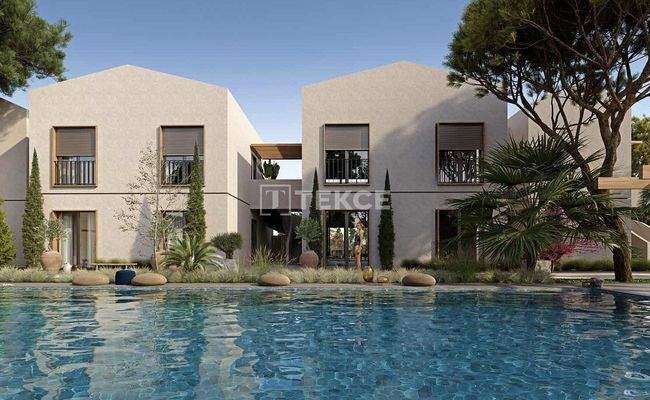 Apartments in a Complex with Pool Close to Alaçatı in İzmir Çeşme