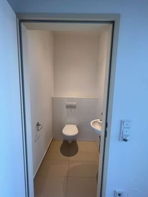 Kaulbachstr separates WC.jpg
