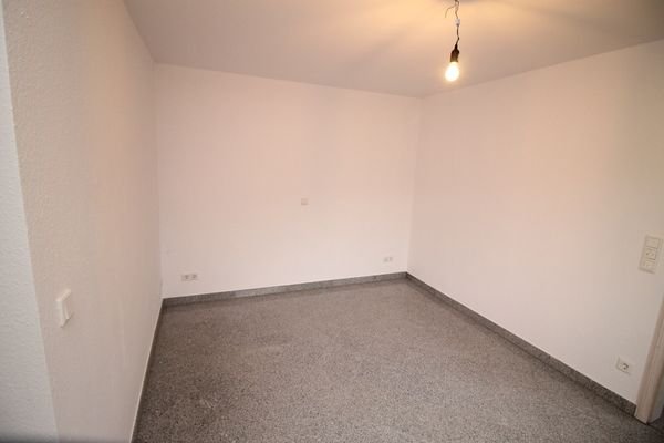 8. Schlafzimmer 1