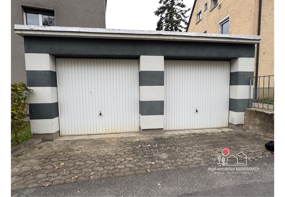 Die rechte Garage steht zur Vermietung